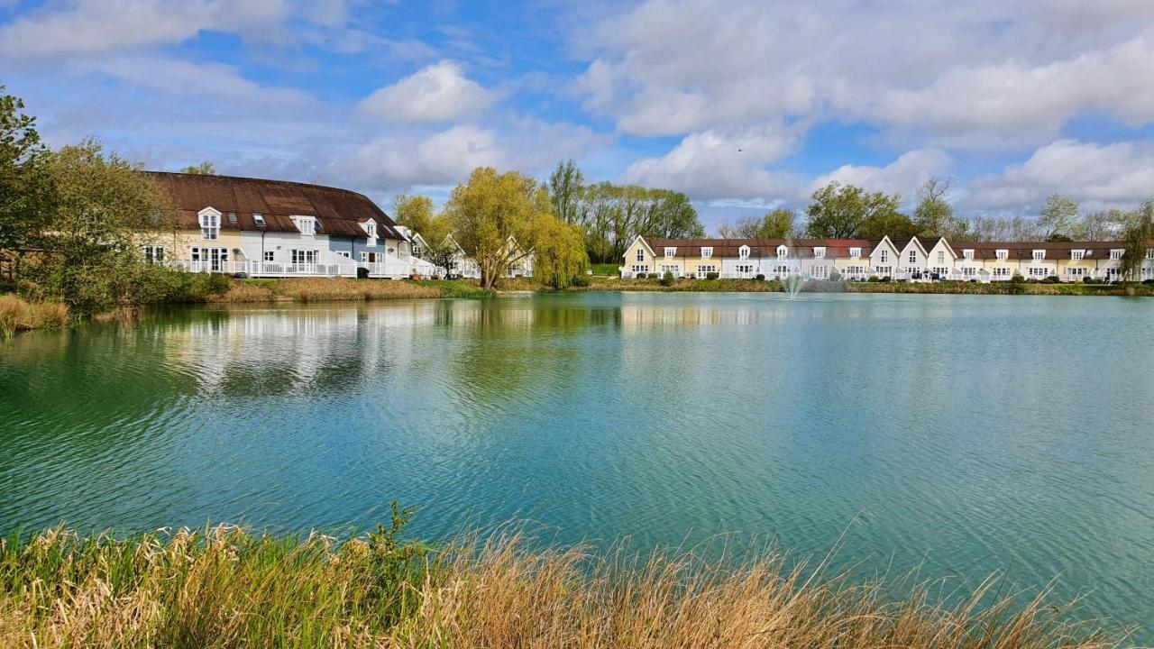Charming Lake House Nature Retreat In Cotswold Water Park, South Cerney Near Cirencester Exterior foto